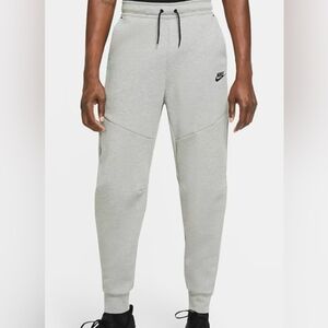 Nike Tech Fleece Joggers Size Medium In Gray Heather